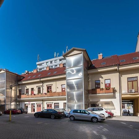 Understreet Studio With Private Parking Košice Eksteriør bilde