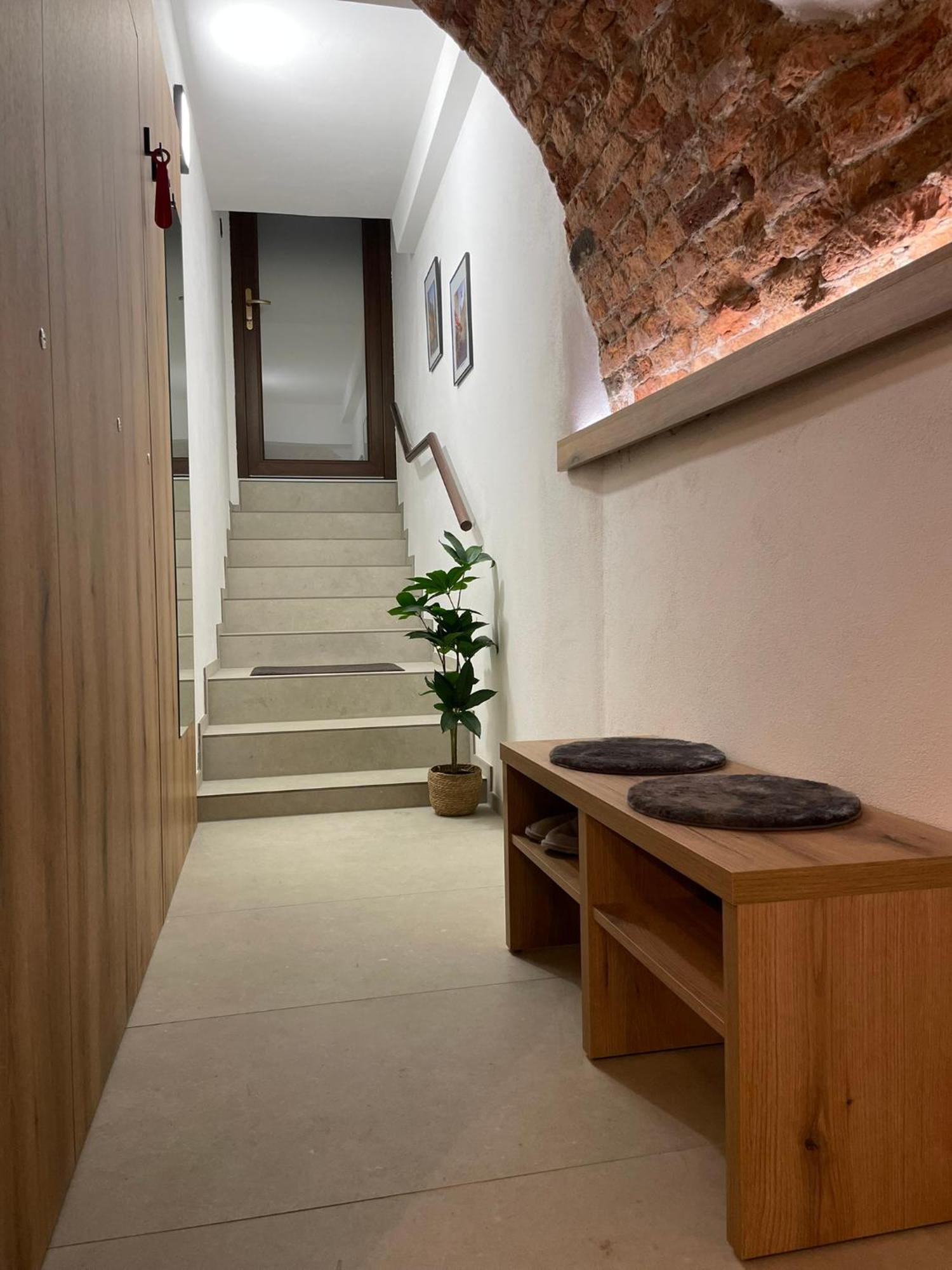 Understreet Studio With Private Parking Košice Eksteriør bilde